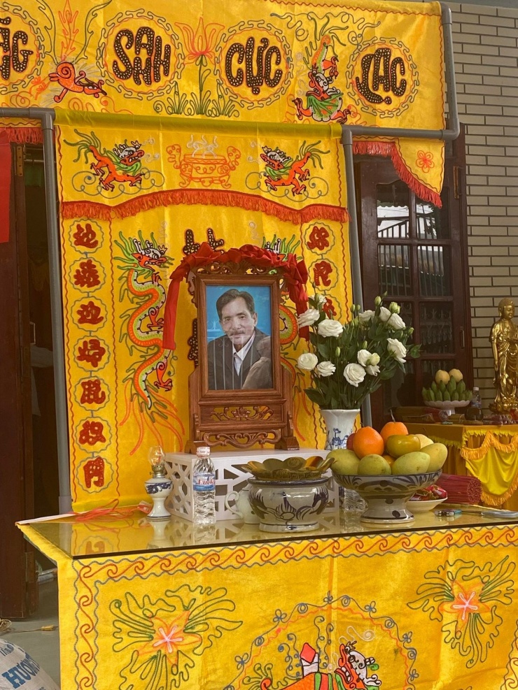 Hình ảnh trong tang lễ của nghệ sĩ Thương Tín.