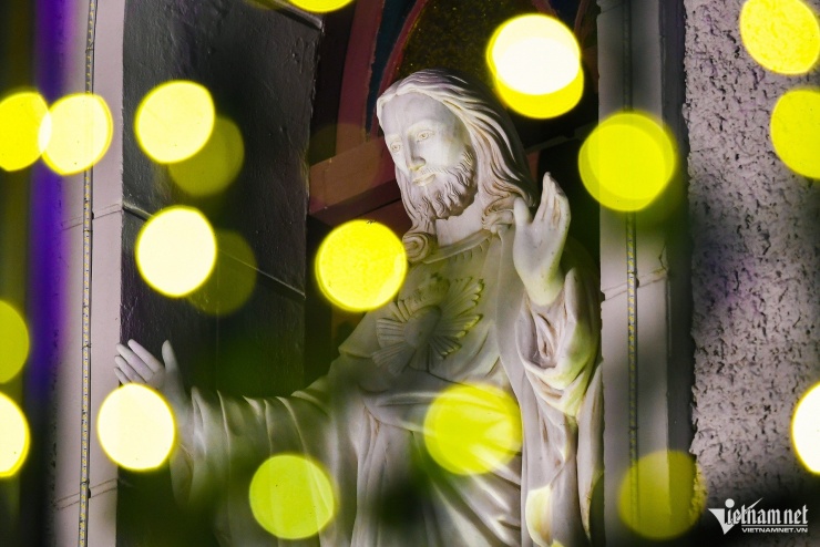 Nhà thờ Hà Nội trang hoàng rực rỡ, sẵn sàng lên đèn đón Giáng sinh - 8