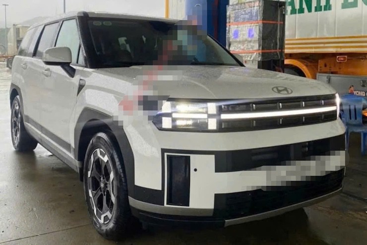 Chiếc Hyundai SantaFe Exclusive 2.5L 2025 cũ duy nhất trên một trang rao vặt