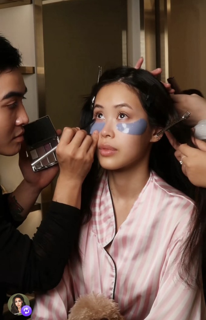 Tiên Nguyễn được chuyên gia trang điểm Hàng Thanh Thiện và Hà Bi chăm chút nhan sắc trong ngày trọng đại.