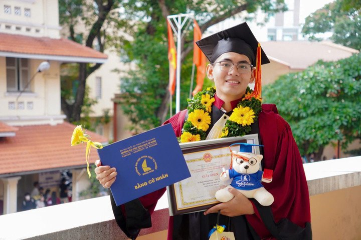 Trung trở thành tân cử nhân ngành Trí tuệ nhân tạo vào tháng 6/2025. (Ảnh: NVCC)