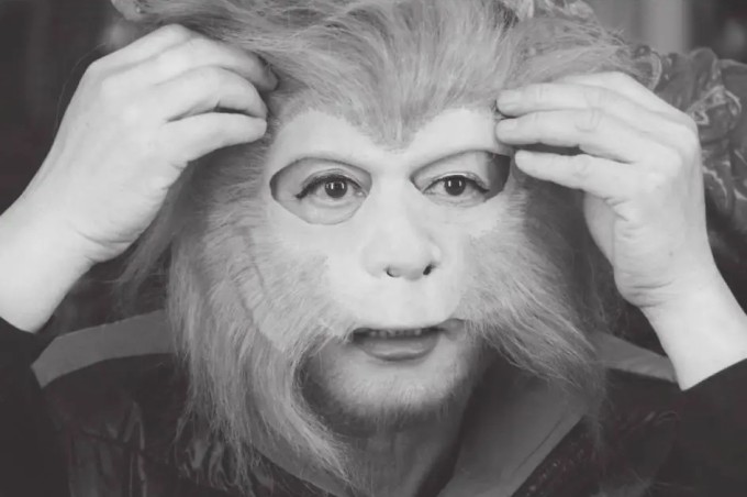 Lục Tiểu Linh Đồng ở hậu trường "Tây du ký". Ảnh: Mtime