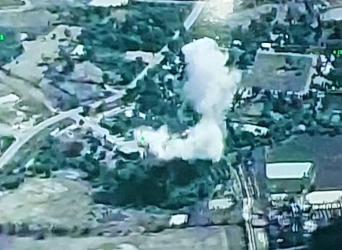 Mục tiêu Campuchia bị tiêm kích F-16 Thái Lan tập kích trong ảnh công bố hôm 10/12. Ảnh: Khaosod