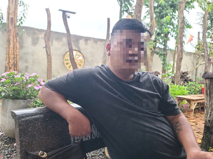 Ông N.T.Đ. trao đổi với phóng viên về vụ việc