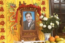 Đám tang vắng lặng và câu nói xót xa từ người mẹ 90 tuổi của Thương Tín