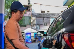 Giá xăng ngày mai dự báo quay đầu giảm sâu