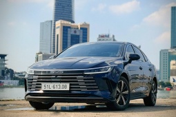 Các mẫu xe sedan hạng C tại Việt Nam có mức tiêu hao nhiên liệu ra sao?