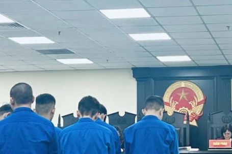 Nhóm ‘báo thủ’ vô cớ chém người đi đường, cướp biển số xe và cái kết