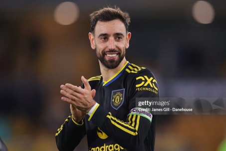 Đội trưởng MU Fernandes được khuyên tránh xa Barcelona