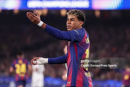 Yamal vượt Mbappe lập kỷ lục Cúp C1, tỏ thái độ khó chịu khi bị thay ra