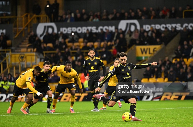 Bruno Fernandes góp công lớn trong chiến thắng 4-1 trước Wolverhampton ở Ngoại hạng Anh