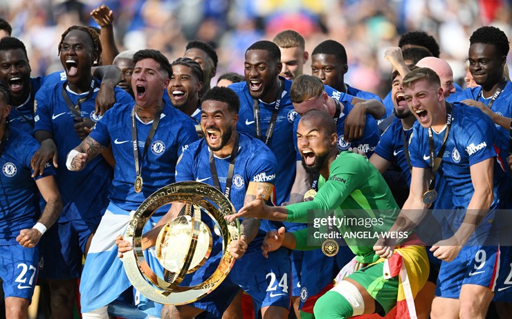 Chelsea đối mặt khả năng bị trừ điểm