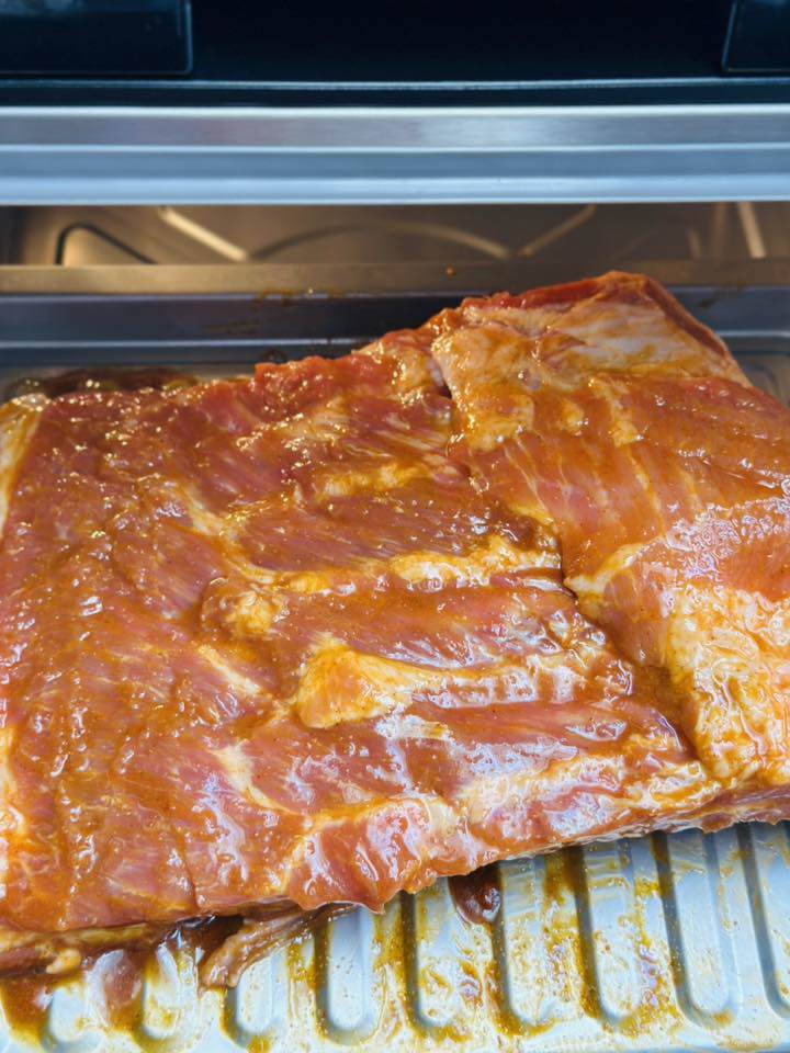 Làm nóng nồi chiên, nướng sườn ở mức nhiệt 180°C trong 30 phút.