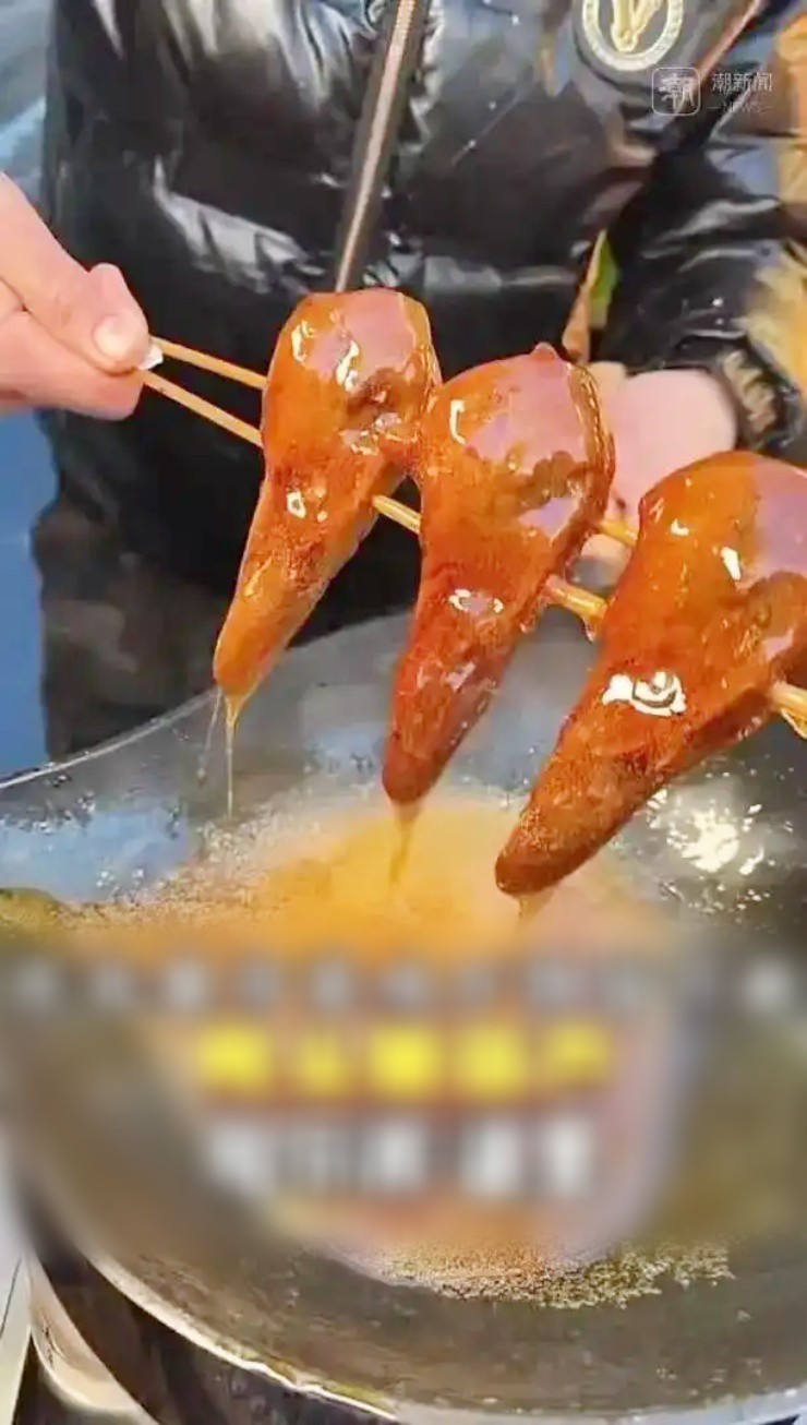 Kẹo đầu vịt “gây sốt”, vị nửa cay nửa ngọt, giá chỉ bằng ly trà sữa - 1