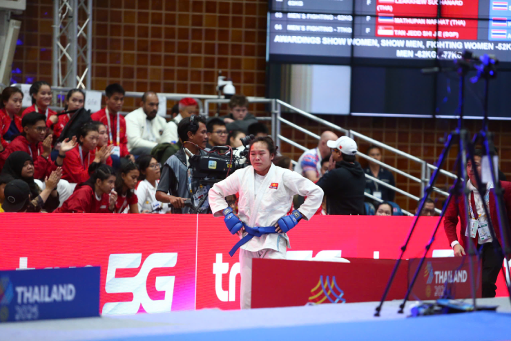 Nhình khóc khi thất bại ở chung kết -52kg Ju-jitsu