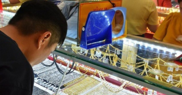 Giá vàng hôm nay 10-12: Tăng rất mạnh