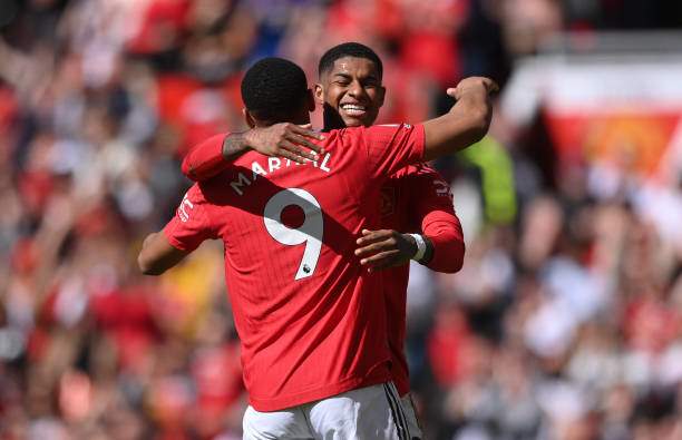 Hai tiền đạo học hỏi lẫn nhau về cách moi hợp đồng mới từ MU