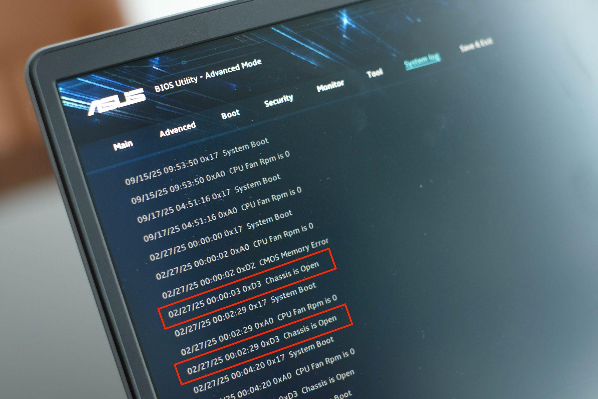Bên cạnh các tính năng bảo mật phần mềm, ASUS ExpertBook còn có khả năng phát hiện khi bị can thiệp phần cứng.