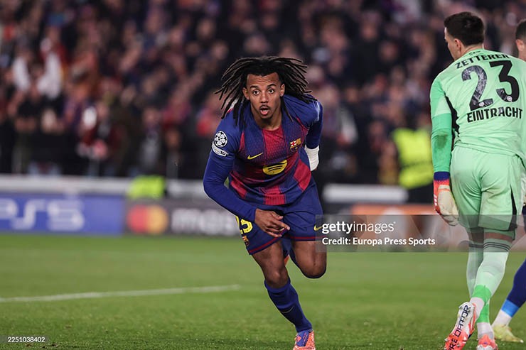 Trực tiếp bóng đá Barcelona - Frankfurt: Xuất sắc bảo vệ cách biệt mong manh (Hết giờ) - 6