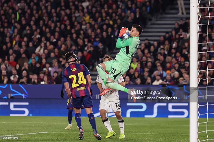 Trực tiếp bóng đá Barcelona - Frankfurt: Xuất sắc bảo vệ cách biệt mong manh (Hết giờ) - 5