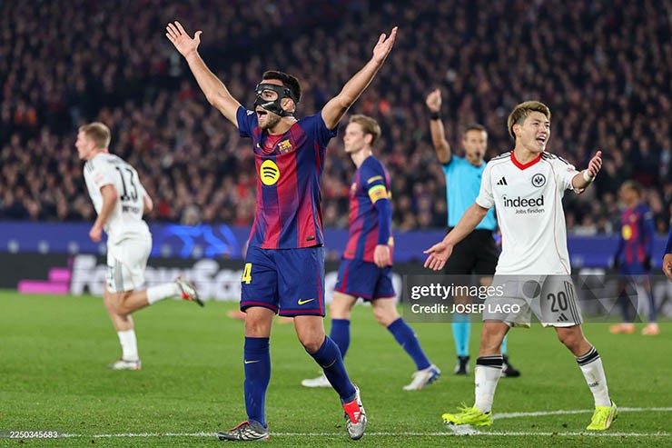 Trực tiếp bóng đá Barcelona - Frankfurt: Xuất sắc bảo vệ cách biệt mong manh (Hết giờ) - 4