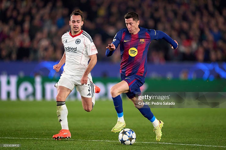 Trực tiếp bóng đá Barcelona - Frankfurt: Xuất sắc bảo vệ cách biệt mong manh (Hết giờ) - 1