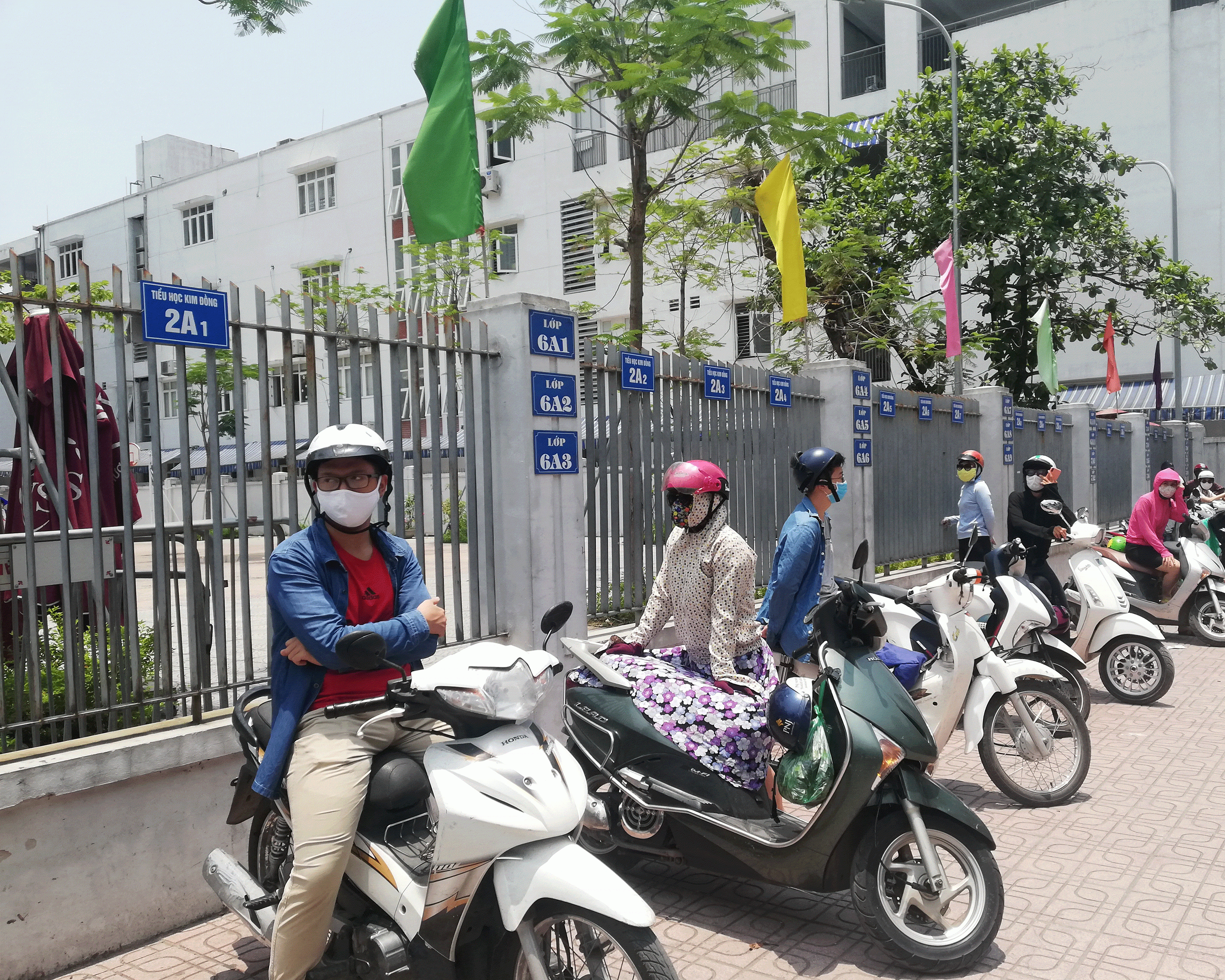 Trường học tại Hà Nội thực hiện quy định “Cổng trường an toàn giao thông".