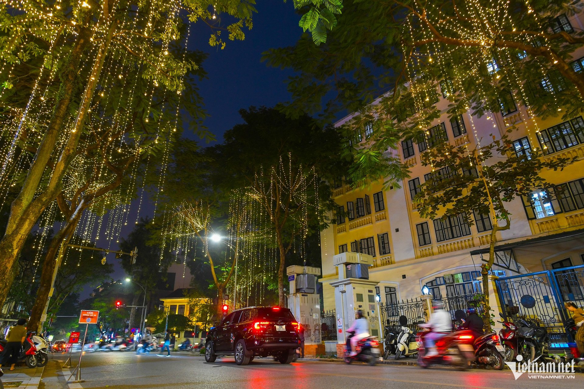 Nhà thờ Hà Nội trang hoàng rực rỡ, sẵn sàng lên đèn đón Giáng sinh - 10