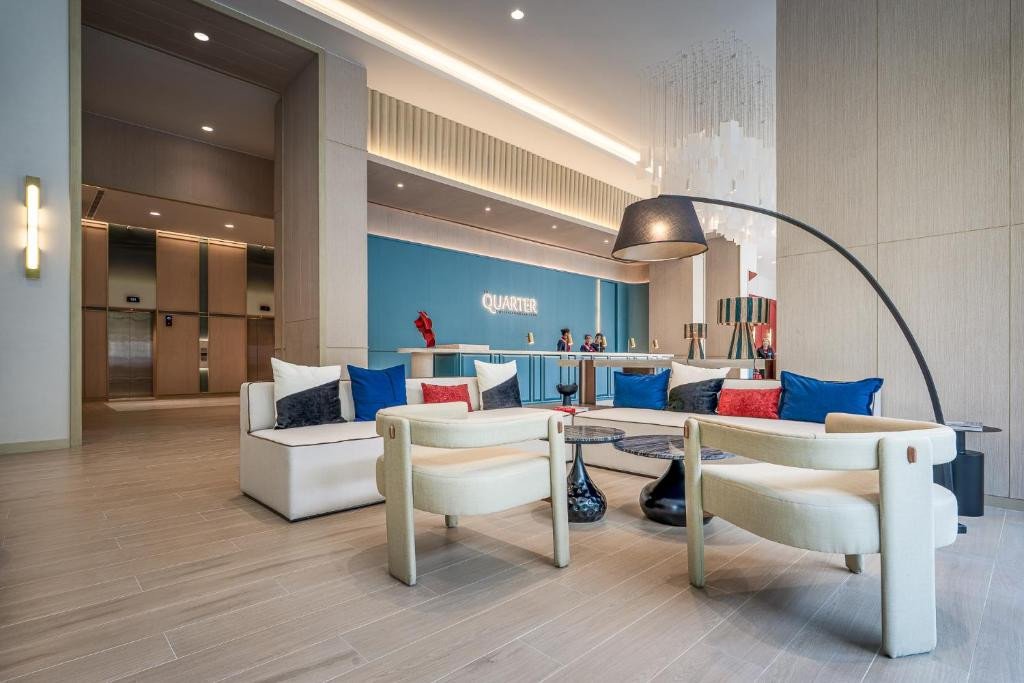 Sảnh khách sạn hiện đại. Ảnh: Booking