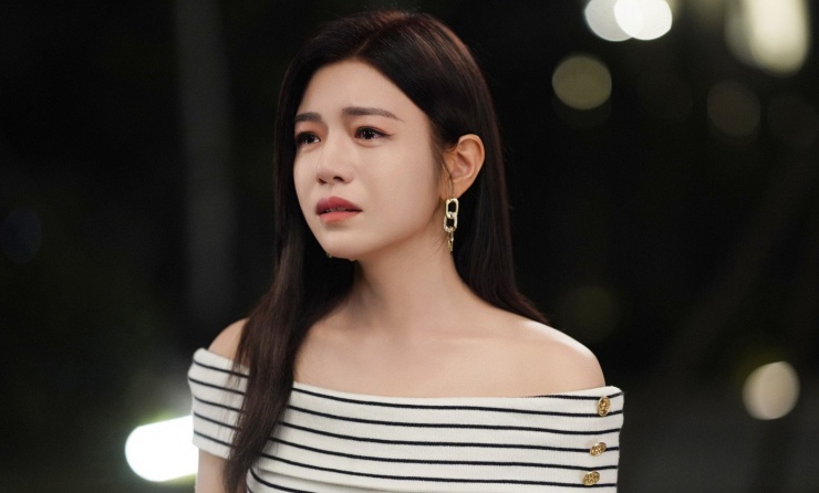 Trần Nghiên Hy bị chỉ trích vì lợi dụng tên tuổi của chồng cũ Trần Hiểu quảng bá phim mới.