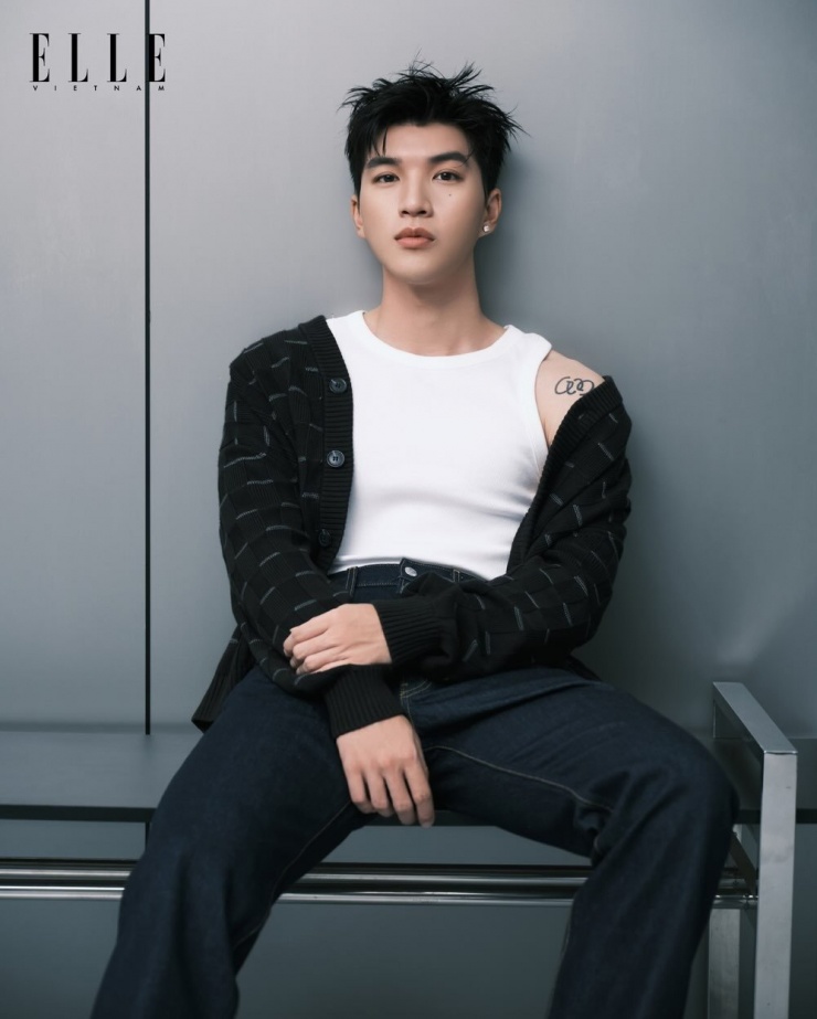 HIEUTHUHAI trở thành "bạn thân thương hiệu" của Calvin Klein tại Việt Nam.