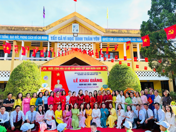 Nhiều môn học "trắng" giáo viên nhưng Quảng Trị vẫn phải tinh giản biên chế.