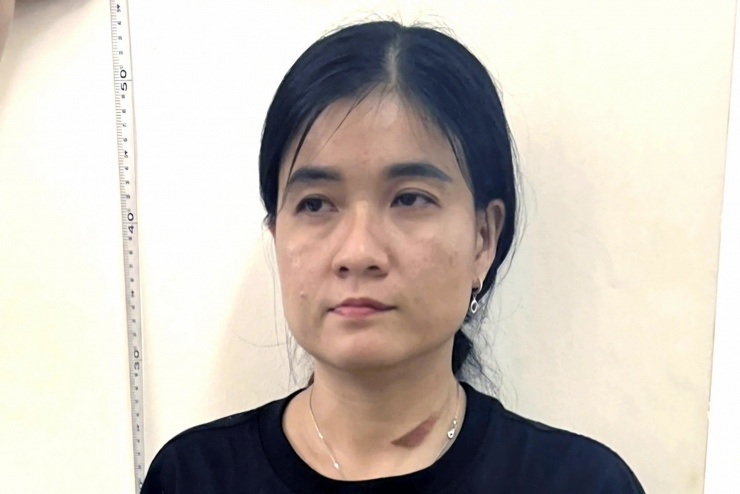 Trần Nguyễn Thu Trang tại cơ quan công an. Ảnh: Công an Lâm Đồng