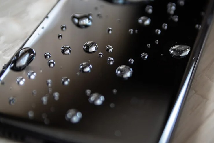 Nhiều điểm ưu việt mà kính lỏng mang lại khi so sánh với kính cường lực.