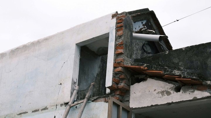 Chiếc "lồng cu" đã cứu sống vợ chồng ông Tiến.