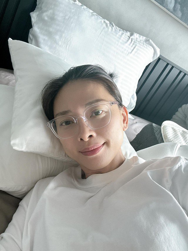 Mỗi lần xuất hiện, nữ diễn viên đều mang lại cho khán giả trạng thái cảm xúc vui vẻ và nhiều năng lượng nhờ tinh thần lẫn cuộc sống của người đẹp.