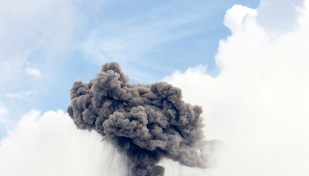 Nhiều tiếng nổ liên tiếp vang lên gần sân bay Hvardiyske trên báo đảo Crimea do Nga kiểm soát hôm 10-12. Ảnh minh hoạ: Unsplash.com