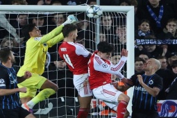 Trực tiếp bóng đá Club Brugge - Arsenal: Martinelli ghi siêu phẩm (Cúp C1)