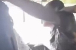 An ninh - Xã hội - Triệu tập người đàn ông đánh tài xế xe buýt