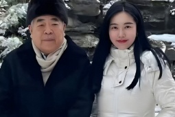 Nhà thư pháp 87 tuổi công bố có con trai với vợ kém 50 tuổi