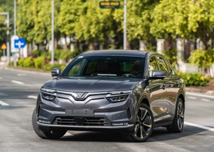 Các hãng xe tiếp tục ưu đãi, giảm giá lớn cho nhiều mẫu trong tháng cuối năm 2025