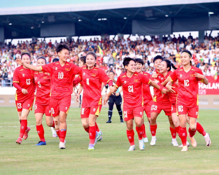 ĐT Việt Nam xuất sắc đánh bại ĐT Myanmar