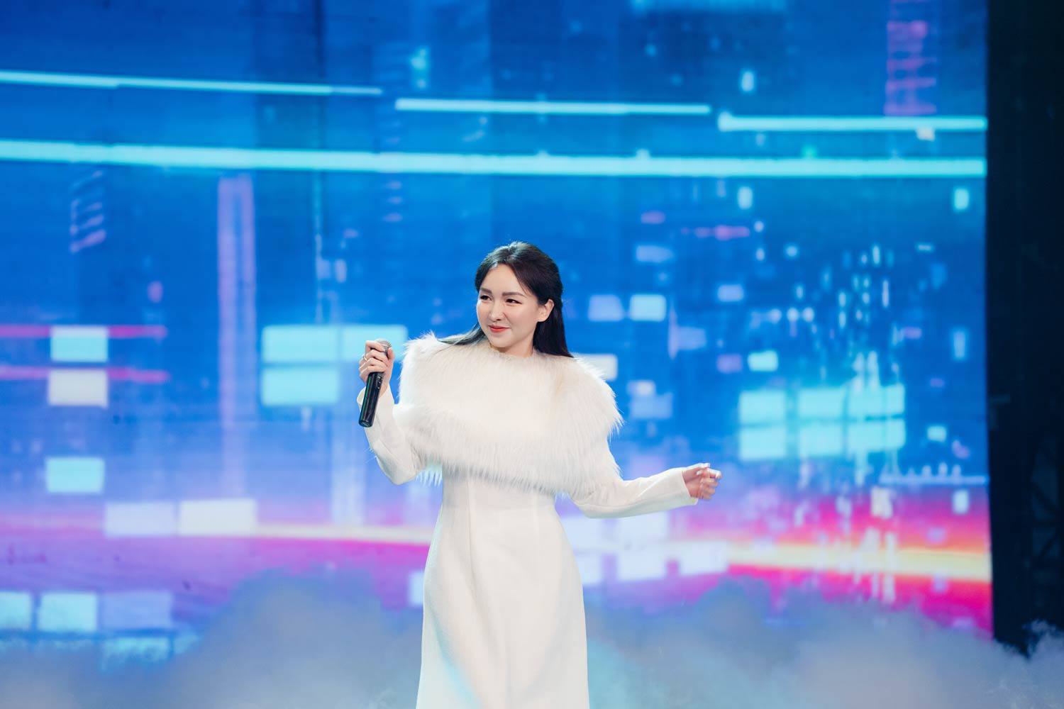 Nhạc sĩ Nguyễn Văn Chung khiến khán giả bất ngờ khi làm "công an ngầm" bắt tội phạm ma túy - 5