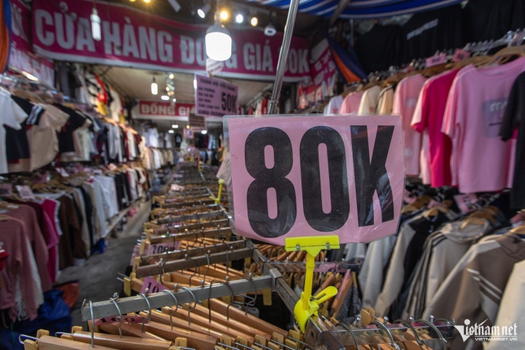 Thói quen chạy ù ra mua hàng khiến nhiều chợ truyền thống &#39;đói khách&#39; - 11