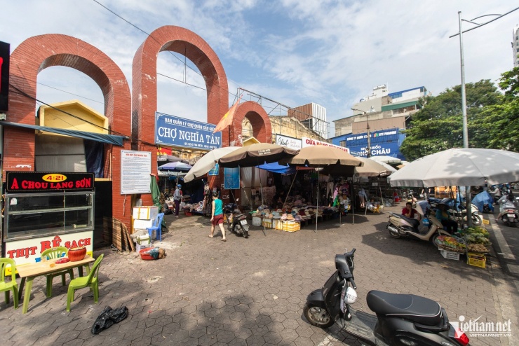 Thói quen chạy ù ra mua hàng khiến nhiều chợ truyền thống &#39;đói khách&#39; - 10