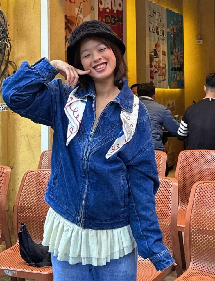 Ở tuổi 21, cô bắt đầu mặc đa dạng hơn, thử nghiệm thêm phong cách thập niên 1990, Y2K.