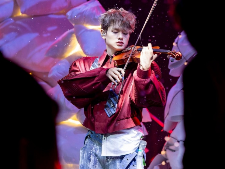 Trước khi đóng cổng bình chọn, Bùi Trường Linh đứng thứ 2 về số phiếu, chỉ sau Negav.