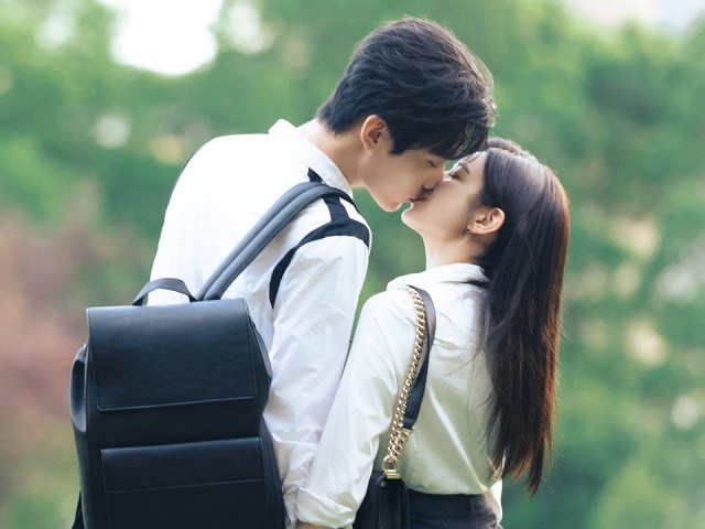 Cảnh tình tứ gây sốt của Trần Nghiên Hy