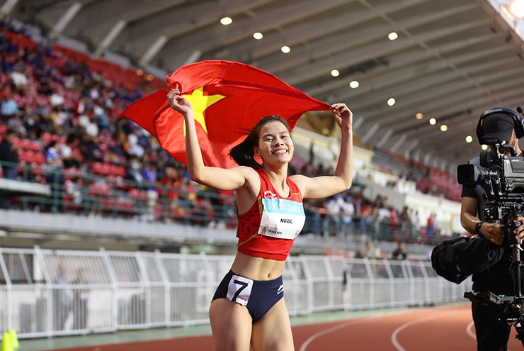 Trực tiếp SEA Games 33, đoàn Việt Nam thi đấu 12/12: Em trai Ánh Viên tỏa sáng, bơi liên tục gặt vàng - 12