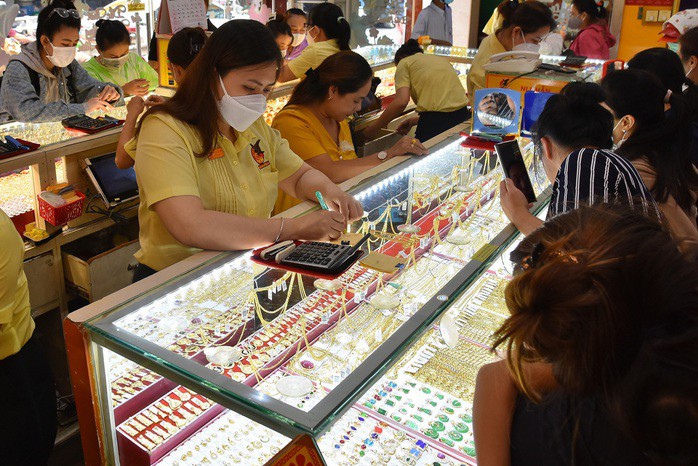 Giá vàng thế giới hôm nay tăng mạnh